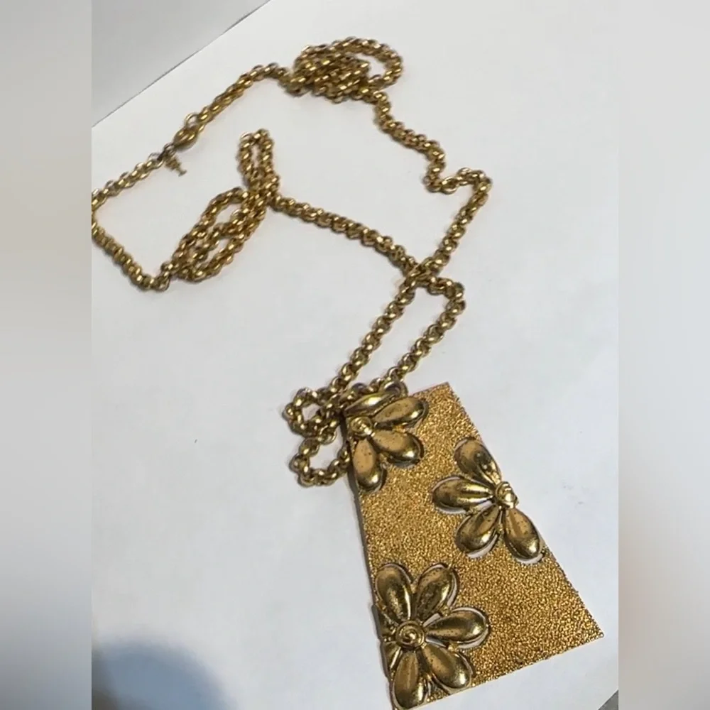 Vintage Signed Crown Trifari Gold Tone Blue Enamel Floral Pendant Necklace 1960s